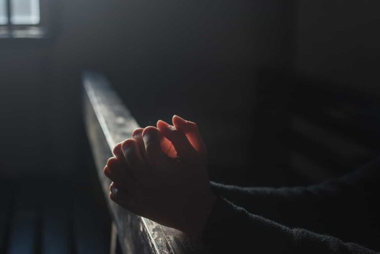 Ręce złożone do modlitwy